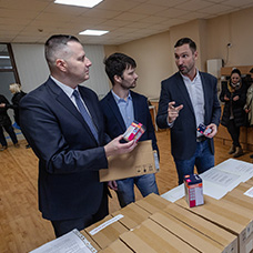 Elindult a társasházi LED-csere programra regisztrálók számára a led izzók kiosztása