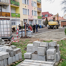 Parkoló bővítés és felújítás a Petőfi közben
