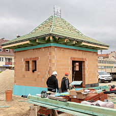 Épül a mérlegház