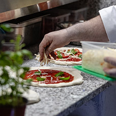 Megnyitott a Bella Pizzéria és Étterem