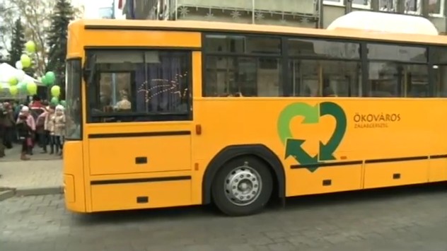Egy helyett már négy ökobusz járja a város utcáit
